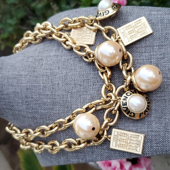 Givenchy Necklace - Picture 2 of 12